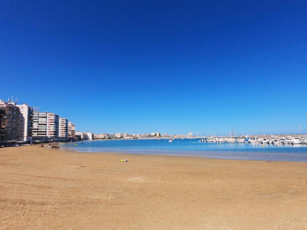 Apartamento en Torrevieja a 50m playa Exterior foto