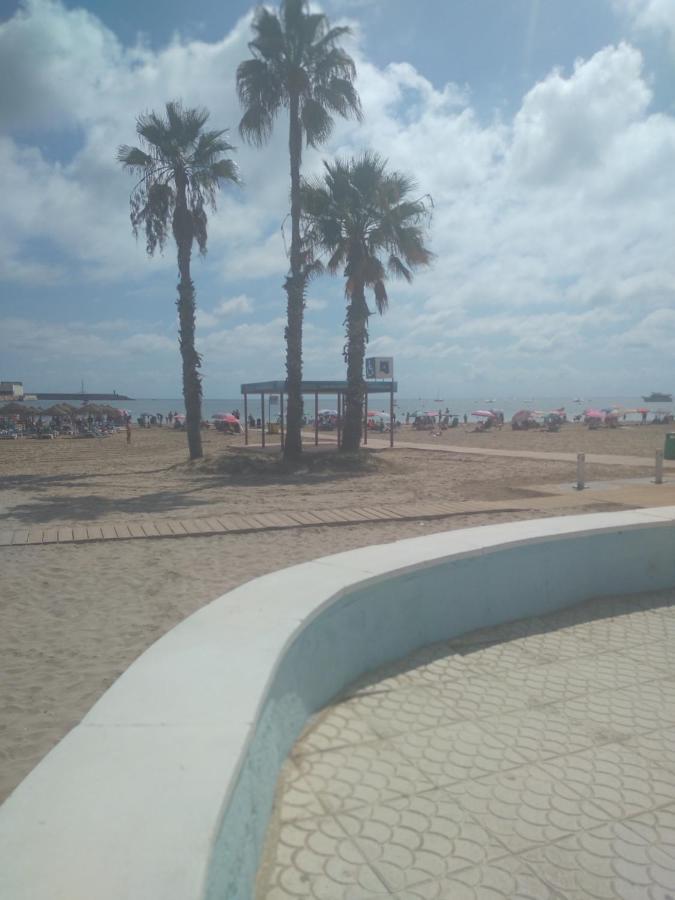 Apartamento en Torrevieja a 50m playa Exterior foto